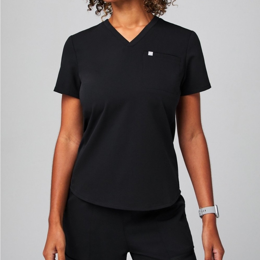 Fabletics Scrub Set - Picture 2 of 3